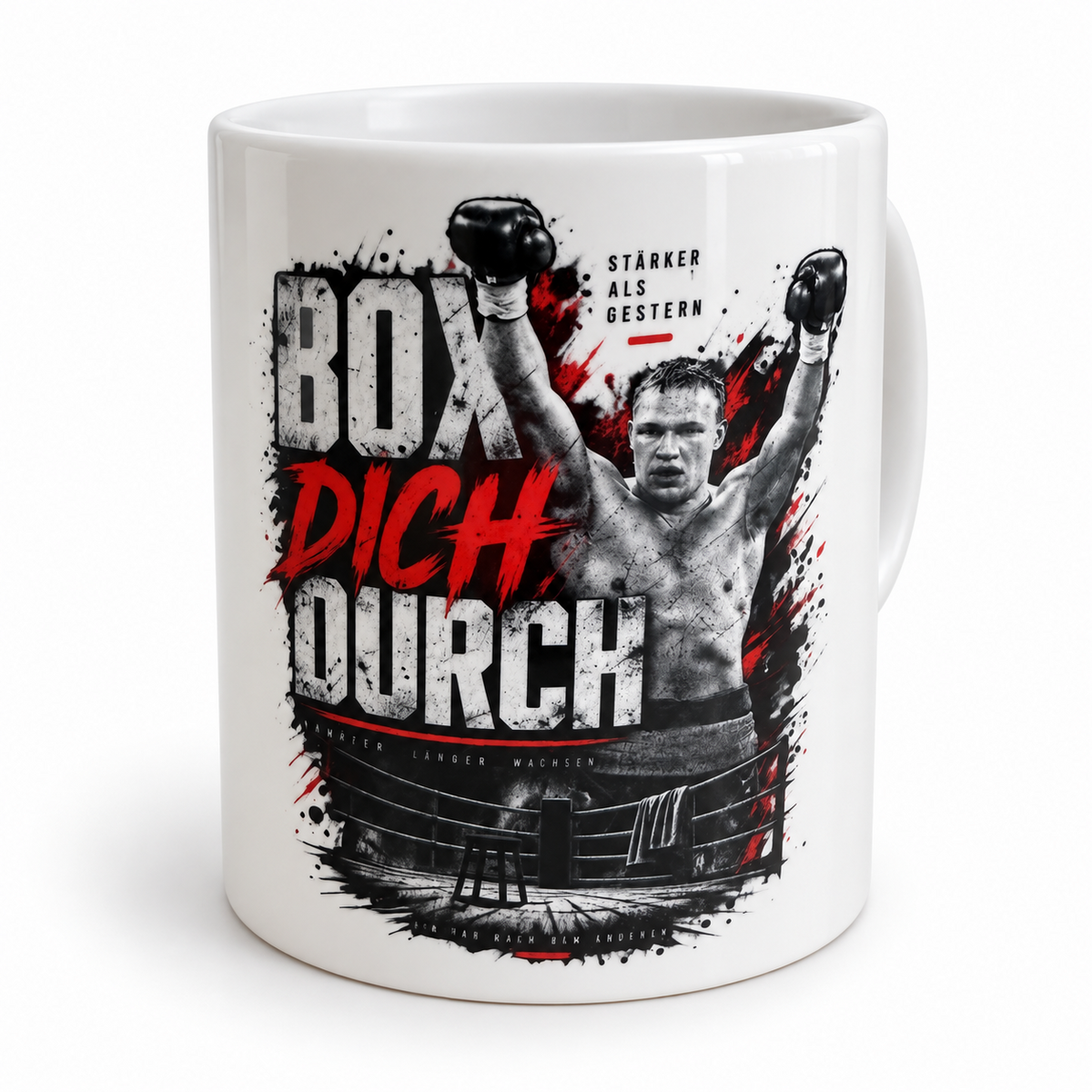 Axel-Schulz-Tasse Box dich durch – schräge Ansicht mit Griff rechts