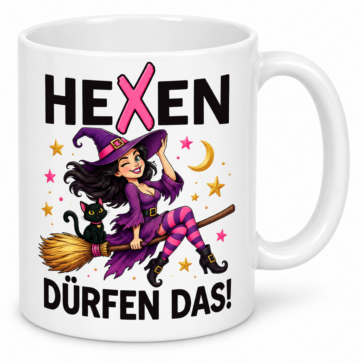 Weiße Tasse „Hexen dürfen das!“ – Hexe und schwarze Katze auf einem Besen mit pinken Sternen, Griff rechts.