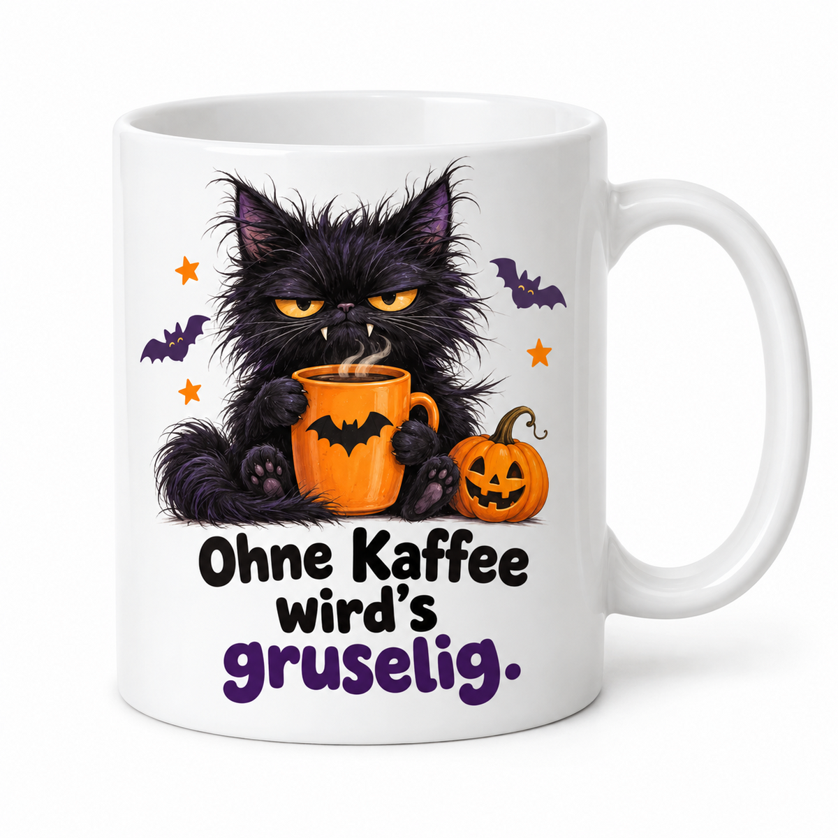 Weiße Halloween-Tasse „Ohne Kaffee wird’s gruselig.“ – schwarze Katze mit Vampirzähnen, Kaffee und Kürbis, Griff rechts.
