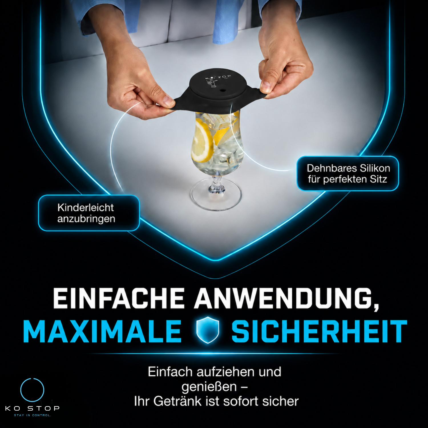 Demonstration der einfachen Anwendung des schwarzen KO STOP® Getränkeschutzes auf einem Cocktailglas. Dehnbares Silikon sorgt für perfekten und sicheren Sitz.