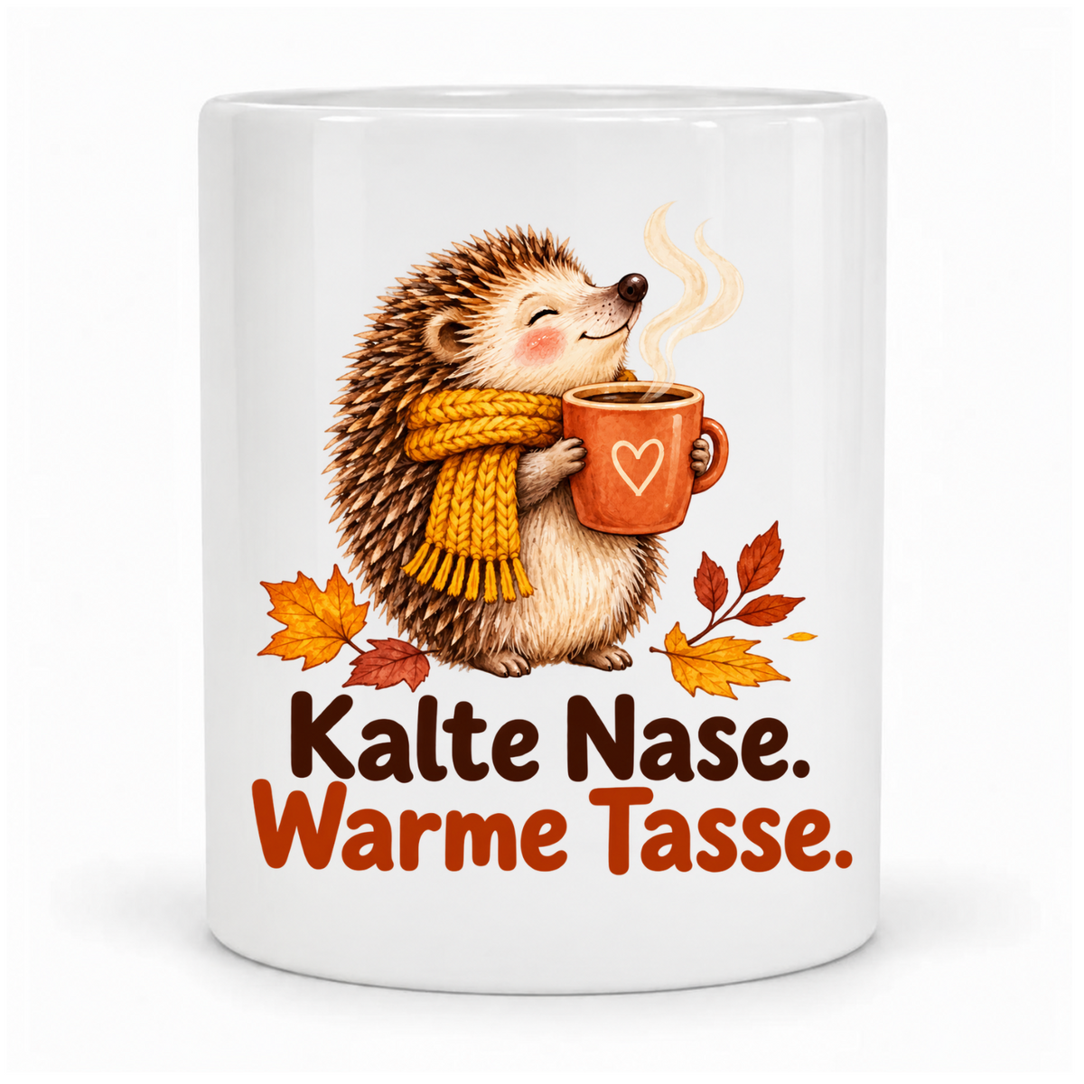 Weiße Herbst-Tasse „Kalte Nase. Warme Tasse.“ mit Igel, gelbem Schal, Heißgetränk und Herbstlaub – vor Kopf bedruckt.