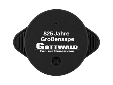 Schwarzer individuell gestalteter KO STOP Getränkeschutz zum Jubiläum 825 Jahre Großenaspe
