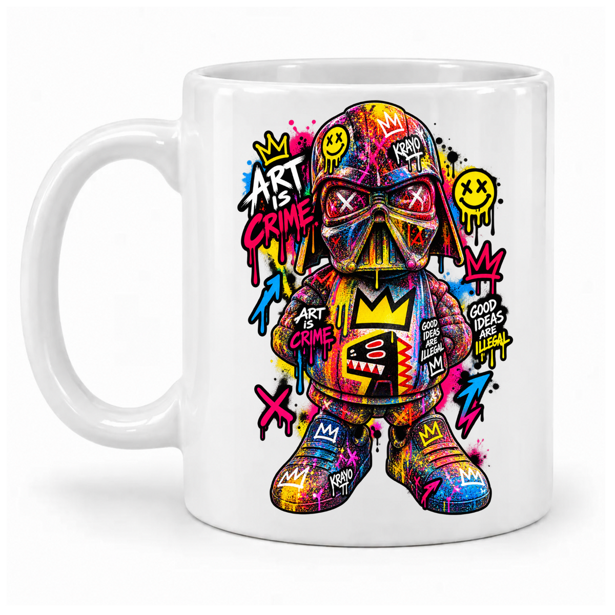 Weiße Krayo-Art-Tasse mit bunter behelmter Space-Figur, Graffiti-Kronen und Schriftzug „Art is Crime“, Griff links
