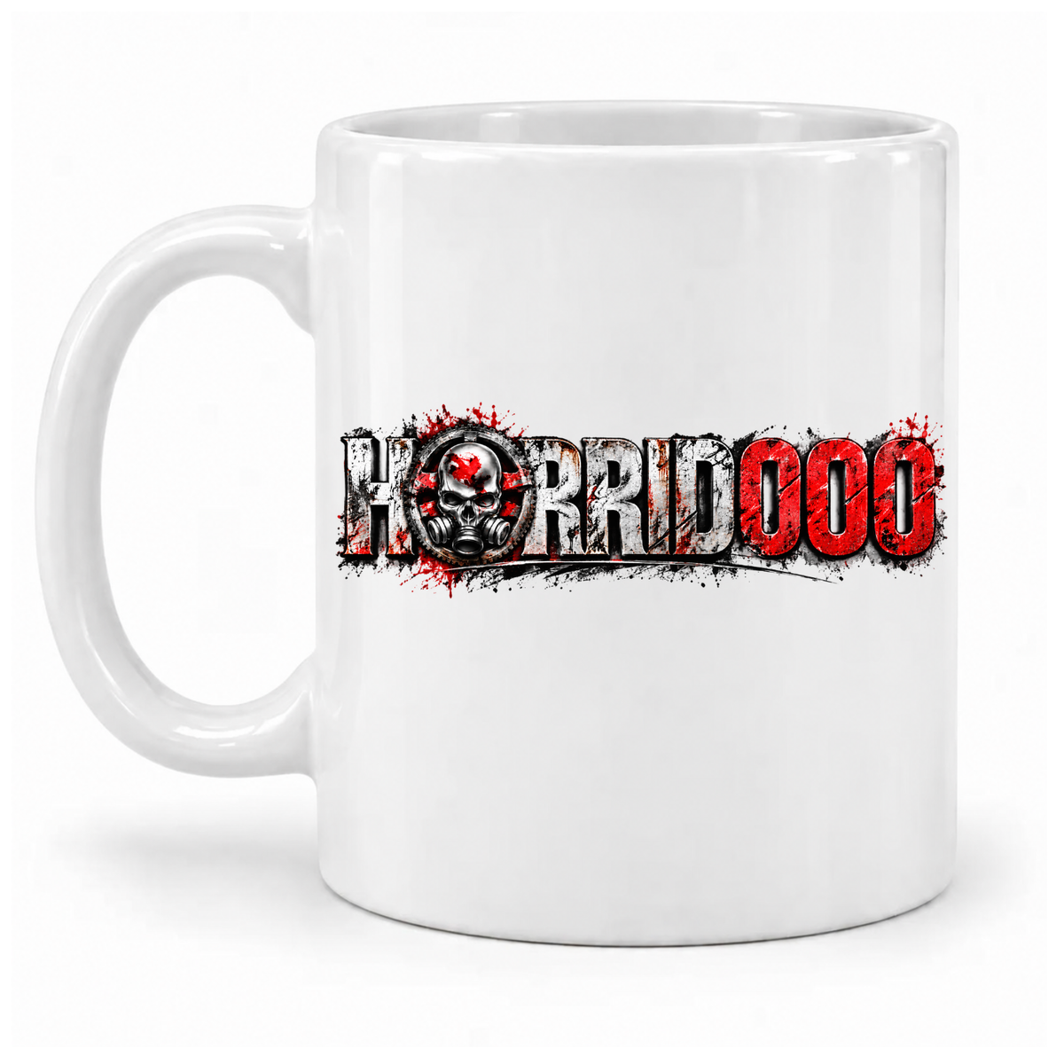 Weiße Horridooo-Tasse mit verwittertem Schriftzug und Totenkopf mit Atemschutzmaske – Griff links