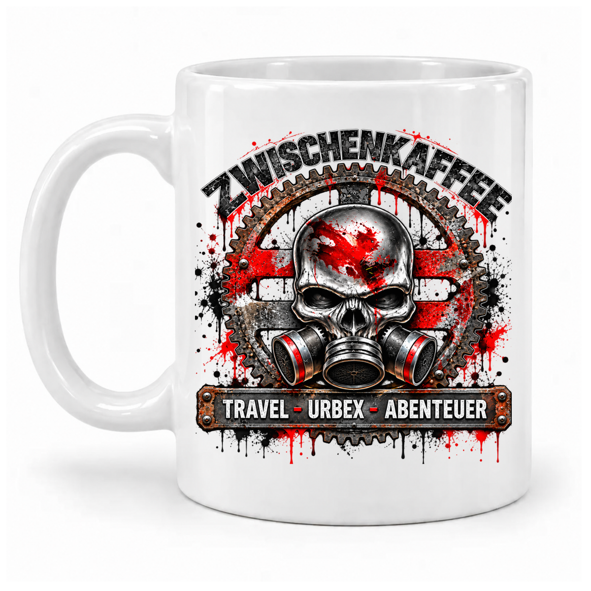 Weiße LostPlace.info Zwischenkaffee-Keramiktasse mit Totenkopf, Atemschutzmaske und Zahnrad in Rot und Schwarz – Griff links