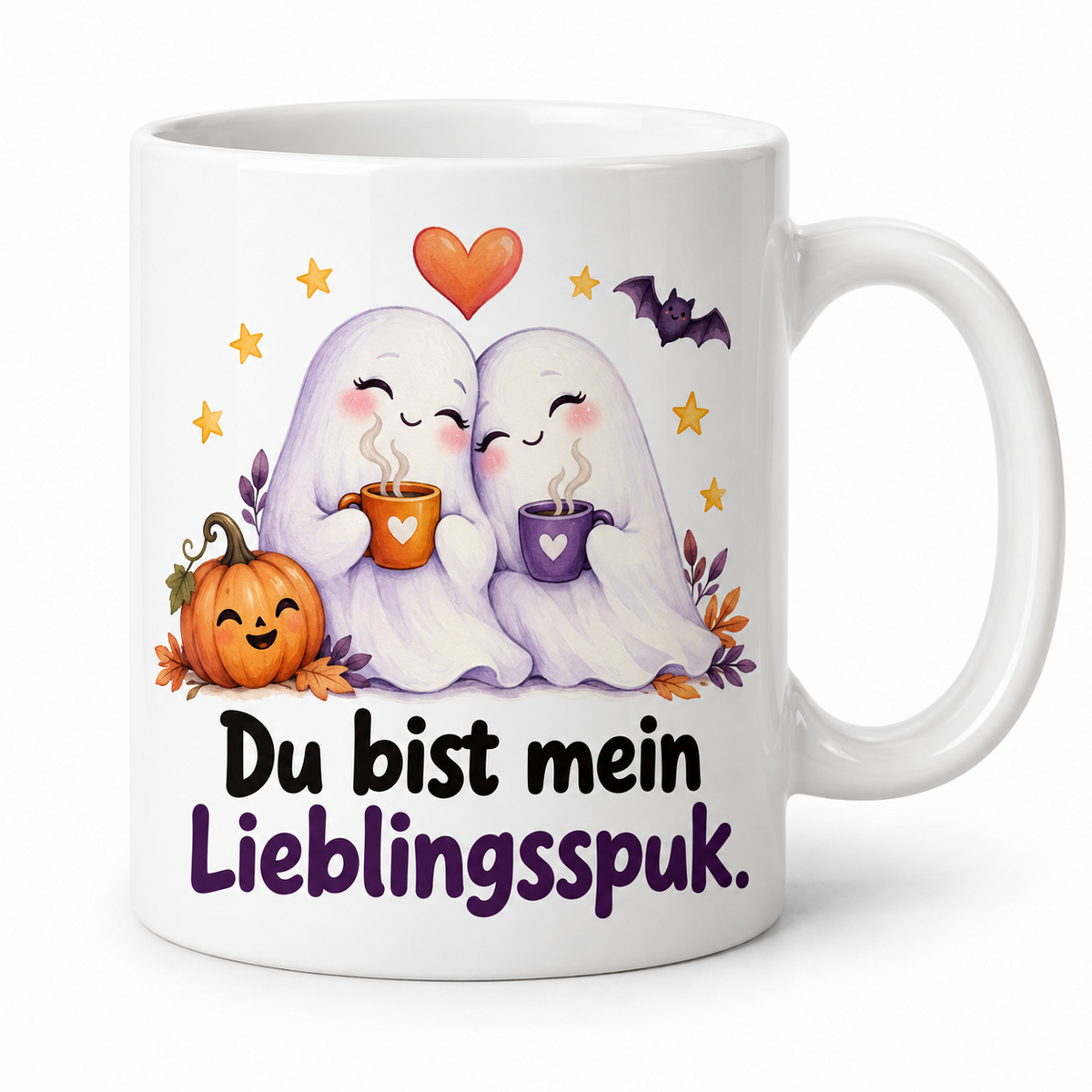 Weiße Halloween-Tasse „Du bist mein Lieblingsspuk.“ – zwei kuschelnde Geister mit Kaffee, Herz und Kürbis, Griff rechts.